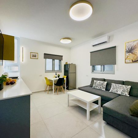 Amazing 2Rooms Apt In Bat Yam - Step By The Beach Dış mekan fotoğraf